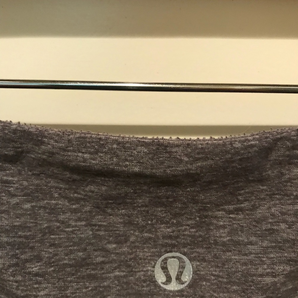 Lululemon Wunder Under Crop - Picture 7 of 8